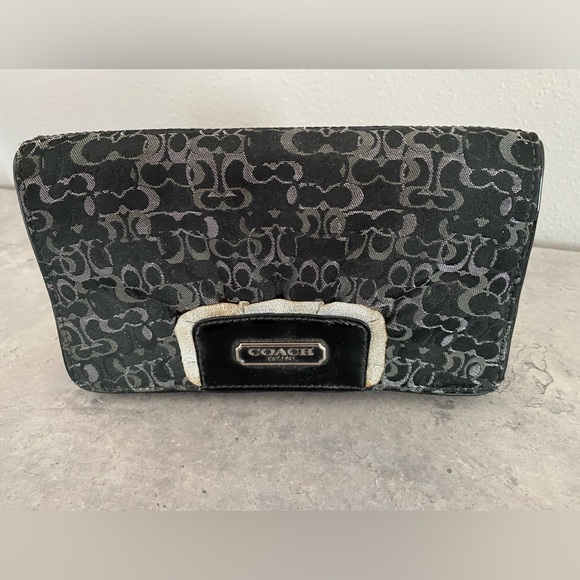 Coach Handbags - Coach Clutch Bag